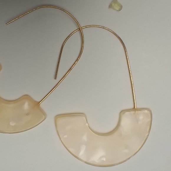 NWOT |  Cream Hoop | Half Circle Earrings - Picture 6 of 6